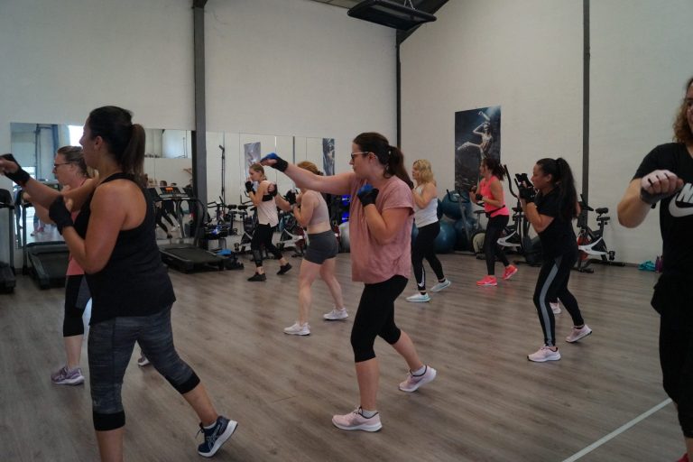 cardio zumba carolie killer boxe cours collectifs feminin club de sport feminin femme le moov fonbeauzard nord toulouse